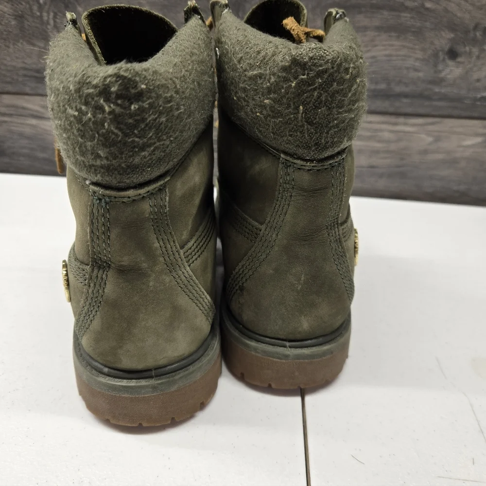 Timberland 6 Inch Premium Dark Green Gold Accents Boots Women's Sz 8 Winter Snow